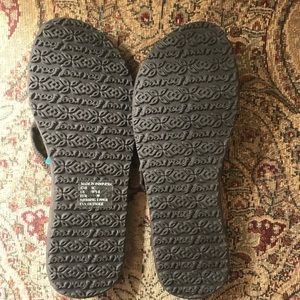 NWT Reef Sandals